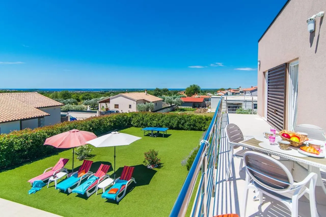 Villa Galizana 1972 Holiday home